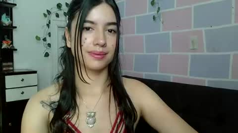 Snapshot of aine_ileana chatting on 07/20/26, 01:46 J online show from 07/20/26, 01:46