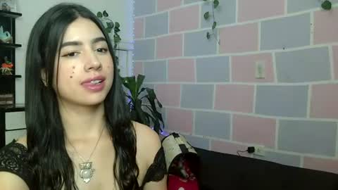Snapshot of aine_ileana chatting on 07/26/26, 03:08 J online show from 07/26/26, 03:08