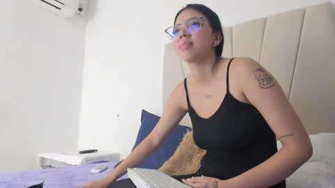 Ainoa  online show from 10/11/25, 08:07