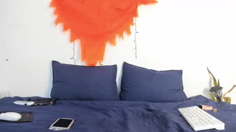 Ainoa  online show from 10/29/25, 08:10