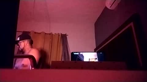 Snapshot of airoon91 chatting on 10/27/25, 10:19 airoon91 online show from 10/27/25, 10:19