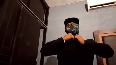 Snapshot of airoon91 chatting on 11/26/25, 10:05 airoon91 online show from 11/26/25, 10:05