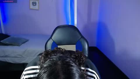 Snapshot of aisha_beneth chatting on 10/03/25, 08:17 online show from 10/03/25, 08:17