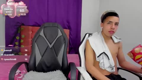 Snapshot of aisha_berry chatting on 09/30/25, 03:22 aisha_berry online show from 09/30/25, 03:22