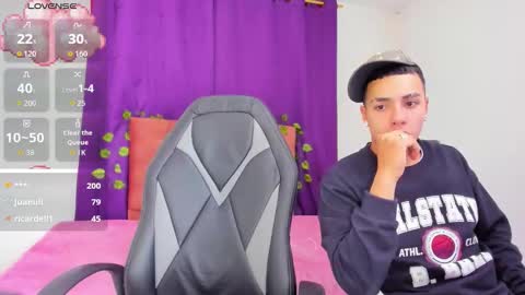 Snapshot of aisha_berry chatting on 10/06/25, 02:53 aisha_berry online show from 10/06/25, 02:53