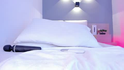 Aisha online show from 01/11/25, 11:02