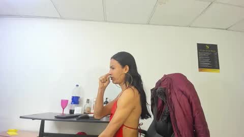 Aisha online show from 09/29/25, 12:49