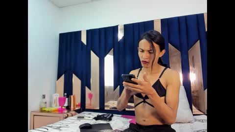 Aisha online show from 10/11/25, 01:27