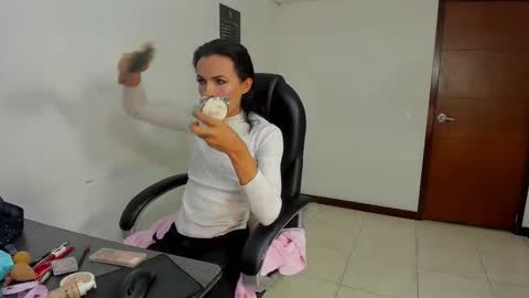 Snapshot of aisha_hotts777 chatting on 02/19/26, 03:57 Aisha online show from 02/19/26, 03:57