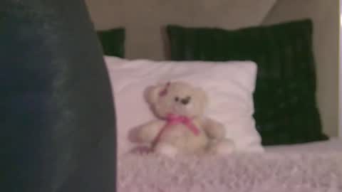 Snapshot of aisha_hummer chatting on 11/11/25, 08:42 AishaHummer online show from 11/11/25, 08:42