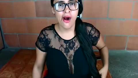 aisha koswell3 online show from 02/15/26, 07:51