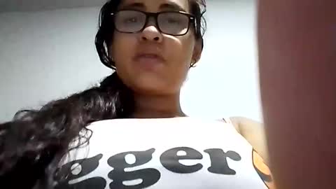 aisha koswell3 online show from 04/12/26, 10:31