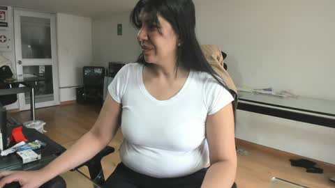 Katie   online show from 06/01/26, 02:19