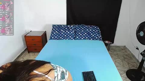 aisha_stacey0410 online show from 09/10/25, 10:21