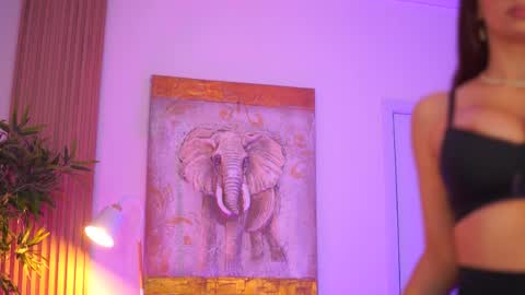 Snapshot of aishabee chatting on 06/03/26, 09:23 Aisha online show from 06/03/26, 09:23