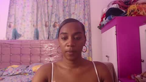 Aisha online show from 12/19/25, 02:02