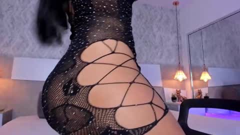 Aisha online show from 03/10/25, 03:41