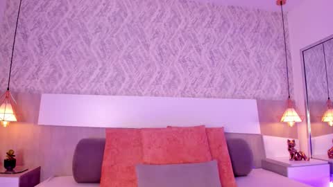 Aisha online show from 10/10/25, 03:22