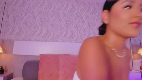 Aisha online show from 11/12/25, 05:57