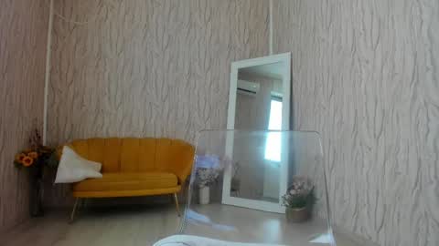 Aisha online show from 02/10/25, 09:25