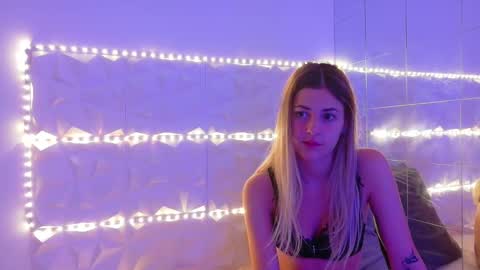 Aisha online show from 09/22/25, 05:09