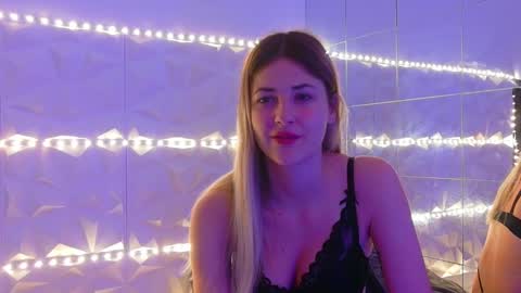 Aisha online show from 10/30/25, 06:15