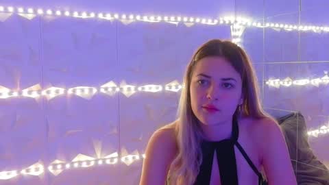 Aisha online show from 11/11/25, 06:13