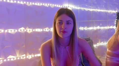 Aisha online show from 11/19/25, 06:13