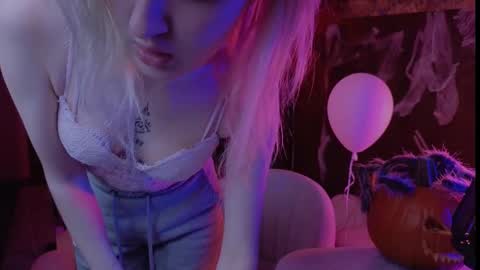 aishiro online show from 10/27/25, 07:34