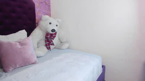 Aitana Montero online show from 11/22/25, 12:59