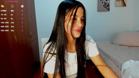 Snapshot of aitanaa1_ chatting on 02/18/25, 09:32 Aitana online show from 02/18/25, 09:32