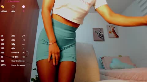 Snapshot of aitanaa1_ chatting on 02/22/25, 07:45 Aitana online show from 02/22/25, 07:45