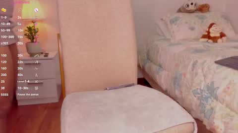 Snapshot of aitanaa1_ chatting on 06/11/26, 02:53 Aitana online show from 06/11/26, 02:53