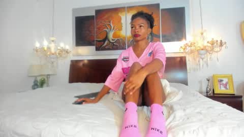 Aitana  online show from 11/21/25, 07:01