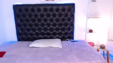 Snapshot of aixa_shaw chatting on 12/24/24, 06:50 AIXA online show from 12/24/24, 06:50