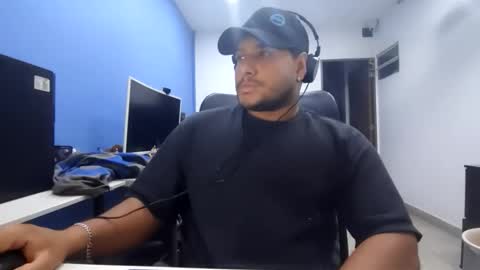 Esteban online show from 12/03/25, 04:09