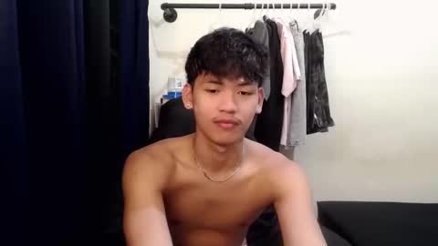 aj_daksxx online show from 04/07/26, 05:35