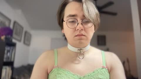 Snapshot of ajuliebellelemons chatting on 02/12/26, 01:22 JullieBelleLemons online show from 02/12/26, 01:22