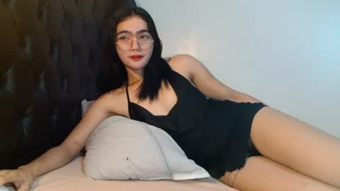 Snapshot of akamamiki25 chatting on 06/17/26, 10:39 akamamiki25 online show from 06/17/26, 10:39