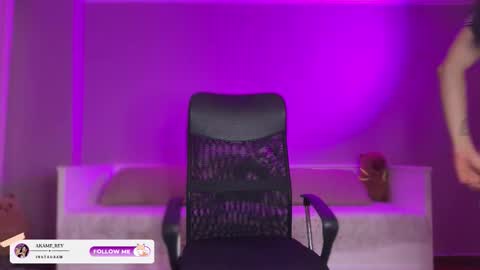 Snapshot of akame_s chatting on 10/18/25, 09:15 online show from 10/18/25, 09:15