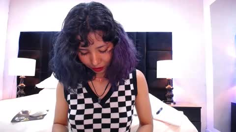 A K A N E  U W U online show from 02/16/25, 04:53