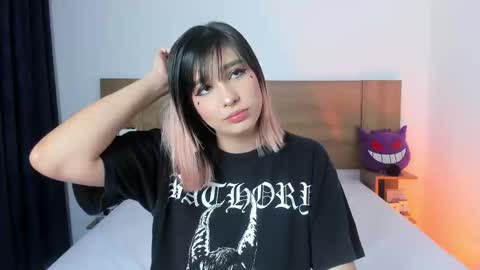 Snapshot of akatsumi_ chatting on 10/09/25, 10:19 Akartsumi online show from 10/09/25, 10:19