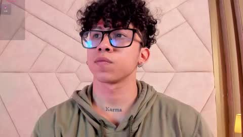 akazaboy online show from 10/20/25, 04:24