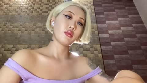 Akemi online show from 02/25/25, 09:35