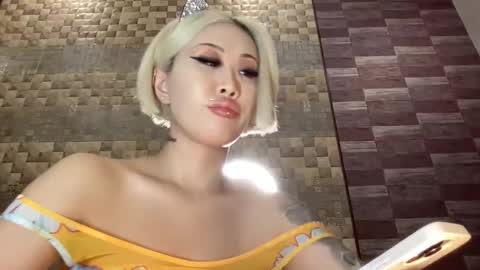 Akemi online show from 03/09/25, 09:36