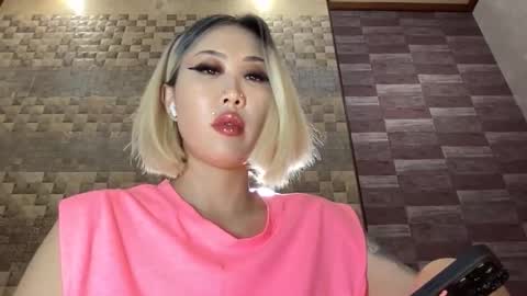 Akemi online show from 10/05/25, 01:20