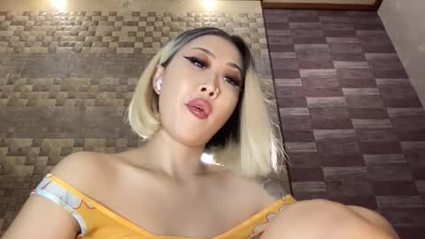 Akemi online show from 10/13/25, 09:48