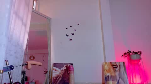 Snapshot of akemirosse chatting on 09/14/25, 05:34 Akemi online show from 09/14/25, 05:34