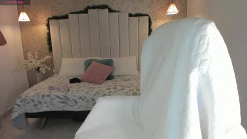 Luna online show from 12/20/24, 03:25