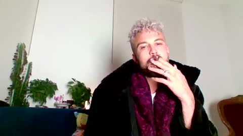 Snapshot of aki1080be chatting on 10/30/25, 07:25 Sweet moment online show from 10/30/25, 07:25